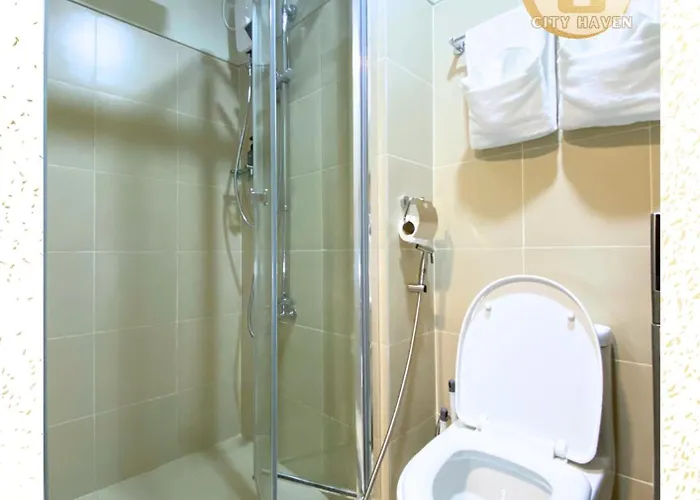 With Pool And Balcony Near Megamall Ortigas Center 4*