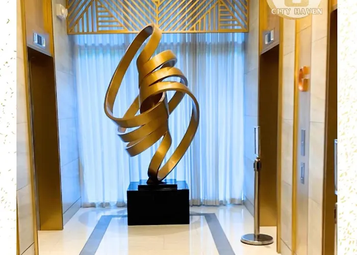Apartahotel With Pool And Balcony Near Megamall Ortigas Center 4*